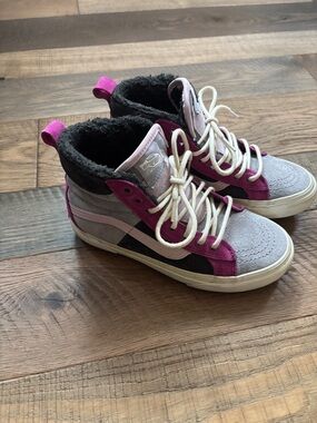 Vans High-Top Sneakers in Pink and Gray